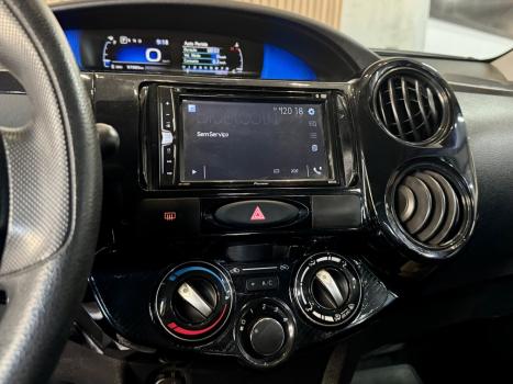 TOYOTA Etios Hatch 1.3 16V 4P FLEX X AUTOM�TICO, Foto 11