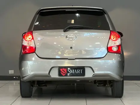 TOYOTA Etios Hatch 1.3 16V 4P FLEX X AUTOM�TICO, Foto 11