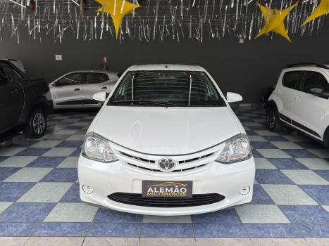 TOYOTA Etios Hatch 1.3 16V 4P FLEX X, Foto 2