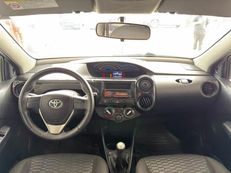 TOYOTA Etios Hatch 1.3 16V 4P FLEX X, Foto 6