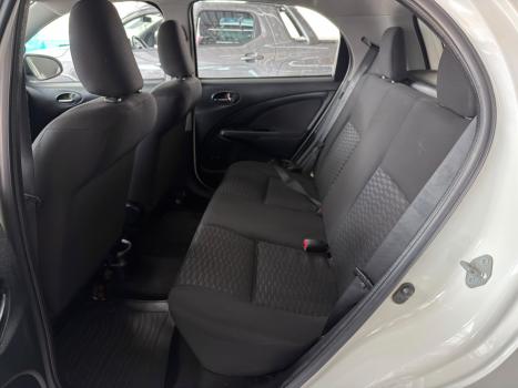 TOYOTA Etios Hatch 1.3 16V 4P FLEX X, Foto 7