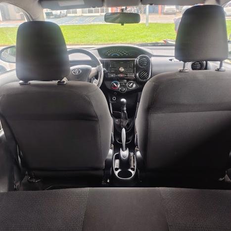 TOYOTA Etios Hatch 1.3 16V 4P FLEX X, Foto 11