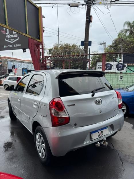 TOYOTA Etios Hatch 1.3 16V 4P FLEX X, Foto 3