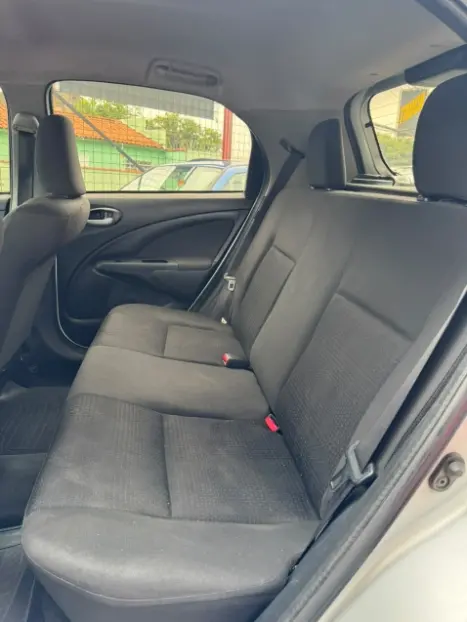 TOYOTA Etios Hatch 1.3 16V 4P FLEX X, Foto 12