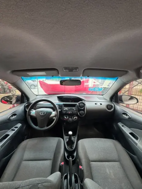 TOYOTA Etios Hatch 1.3 16V 4P FLEX X, Foto 13