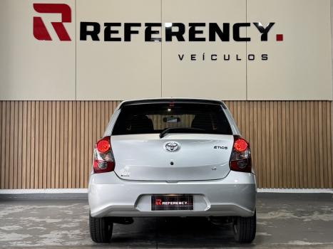TOYOTA Etios Hatch , Foto 5