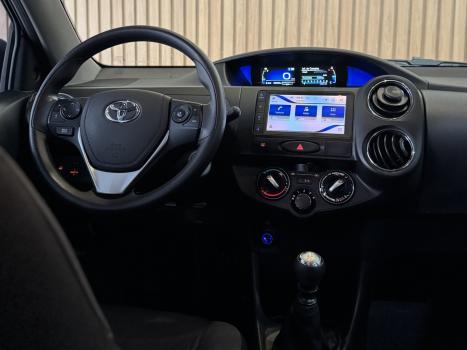 TOYOTA Etios Hatch , Foto 10