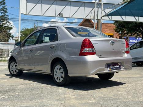 TOYOTA Etios Sedan 1.5 16V 4P FLEX XS AUTOM�TICO, Foto 3