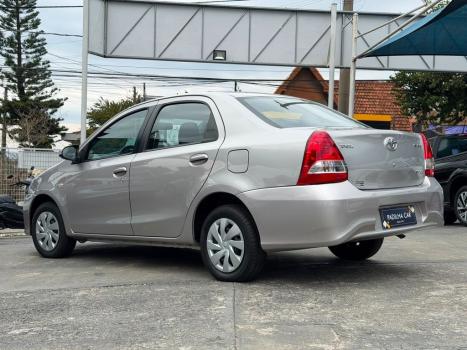 TOYOTA Etios Sedan 1.5 16V 4P FLEX XS AUTOM�TICO, Foto 3