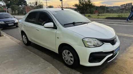 TOYOTA Etios Sedan 1.5 16V 4P FLEX X, Foto 3