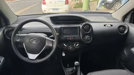 TOYOTA Etios Sedan 1.5 16V 4P FLEX X, Foto 8