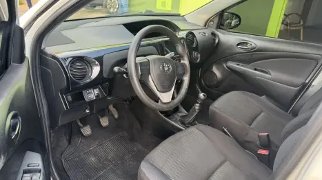 TOYOTA Etios Sedan 1.5 16V 4P FLEX X, Foto 9