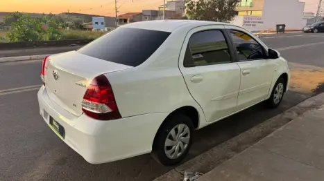 TOYOTA Etios Sedan 1.5 16V 4P FLEX X, Foto 4