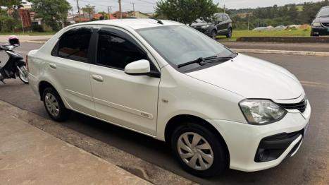 TOYOTA Etios Sedan 1.5 16V 4P FLEX X, Foto 2