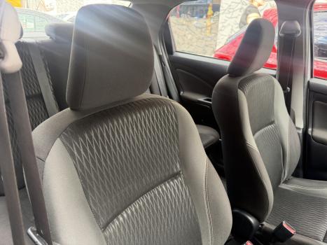 TOYOTA Etios Sedan , Foto 11