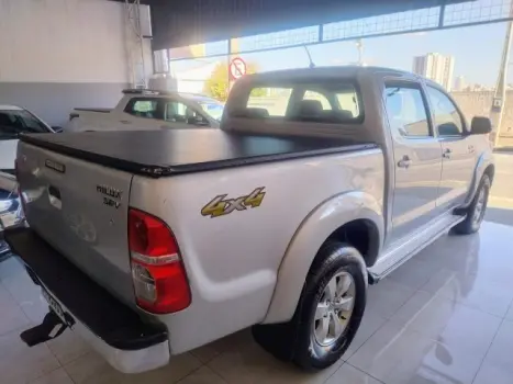 TOYOTA Hilux Caminhonete 2.7 16V 4P SRV FLEX 4X4  CABINE DUPLA AUTOMTICO, Foto 11