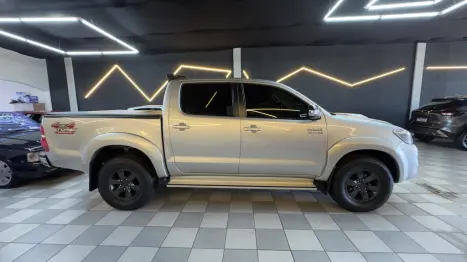 TOYOTA Hilux Caminhonete 3.0 4P 4X4 SRV TURBO DIESEL TOP CABINE DUPLA AUTOMTICO, Foto 4