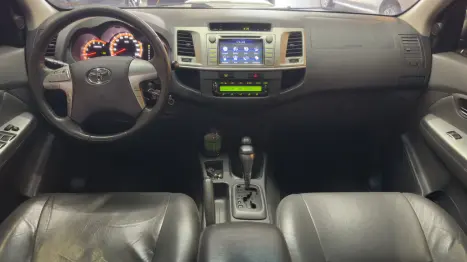 TOYOTA Hilux Caminhonete 3.0 4P 4X4 SRV TURBO DIESEL TOP CABINE DUPLA AUTOMTICO, Foto 9