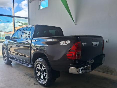 TOYOTA Hilux Caminhonete 2.8 16V SRX 50 ANOS 4X4 TURBO DIESEL CABINE DUPLA AUTOM�TICO, Foto 3