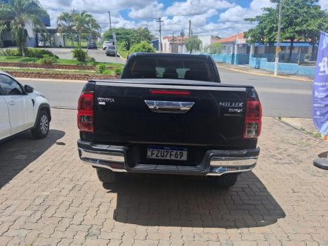 TOYOTA Hilux Caminhonete 2.8 16V SRX 50 ANOS 4X4 TURBO DIESEL CABINE DUPLA AUTOM�TICO, Foto 5