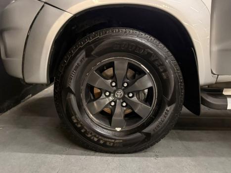 TOYOTA Hilux Caminhonete , Foto 3