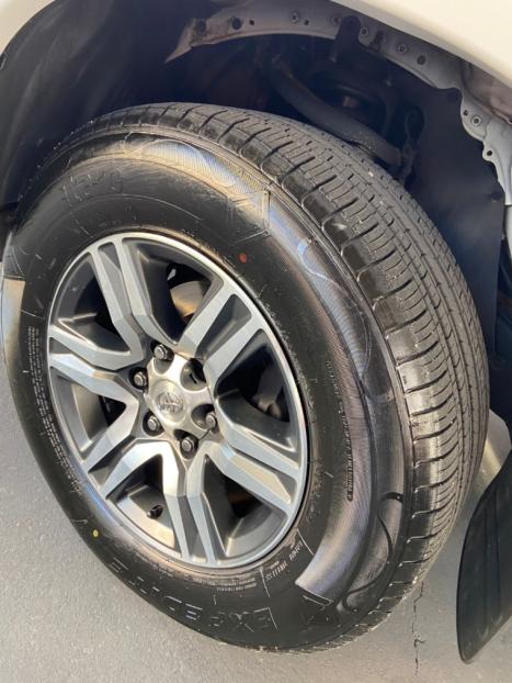 TOYOTA Hilux Caminhonete 2.7 16V 4P SRV FLEX 4X4  CABINE DUPLA AUTOM�TICO, Foto 5