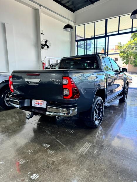 TOYOTA Hilux Caminhonete 2.8 16V SRX 4X4 TURBO DIESEL CABINE DUPLA AUTOM�TICO, Foto 4