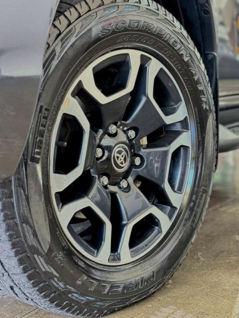 TOYOTA Hilux Caminhonete 2.8 16V SRX 4X4 TURBO DIESEL CABINE DUPLA AUTOM�TICO, Foto 8