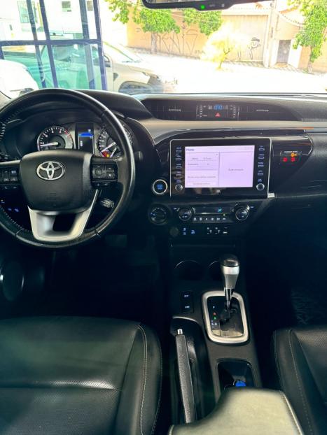TOYOTA Hilux Caminhonete 2.8 16V SRX 4X4 TURBO DIESEL CABINE DUPLA AUTOM�TICO, Foto 10