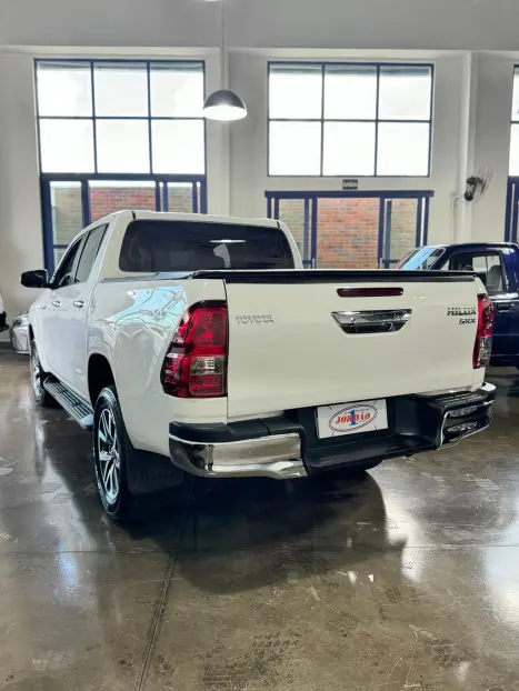 TOYOTA Hilux Caminhonete 2.8 16V SRX 4X4 TURBO DIESEL CABINE DUPLA AUTOM�TICO, Foto 3