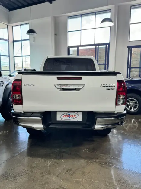 TOYOTA Hilux Caminhonete 2.8 16V SRX 4X4 TURBO DIESEL CABINE DUPLA AUTOM�TICO, Foto 4