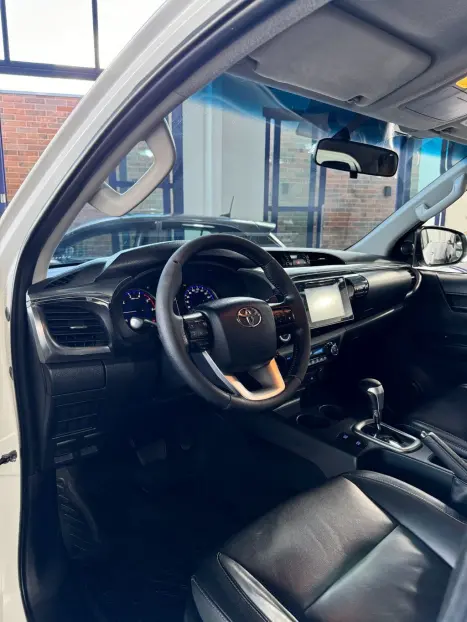TOYOTA Hilux Caminhonete 2.8 16V SRX 4X4 TURBO DIESEL CABINE DUPLA AUTOM�TICO, Foto 5