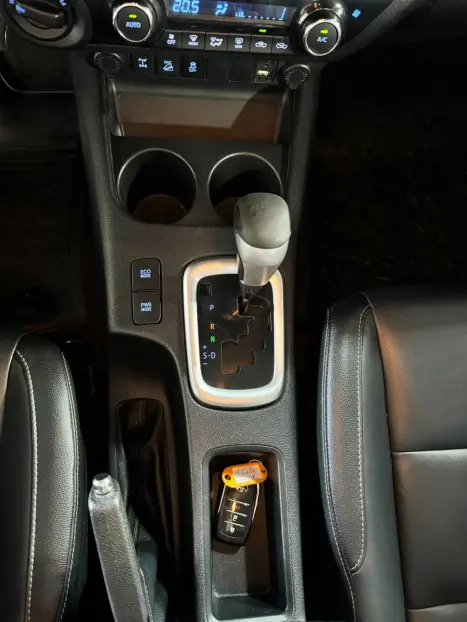 TOYOTA Hilux Caminhonete 2.8 16V SRX 4X4 TURBO DIESEL CABINE DUPLA AUTOM�TICO, Foto 11