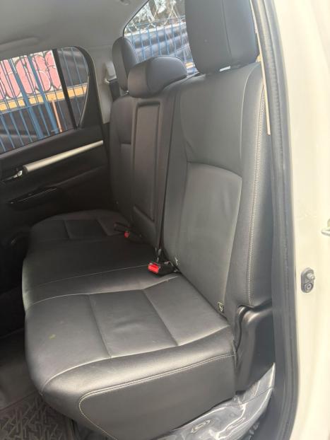 TOYOTA Hilux Caminhonete 3.0 16V 4P 4X4 SRV TURBO DIESEL CABINE DUPLA AUTOM�TICO, Foto 3