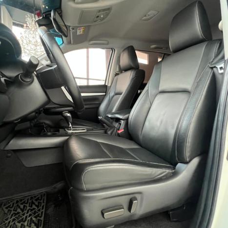TOYOTA Hilux Caminhonete 2.8 16V SRX 4X4 DIESEL CABINE DUPLA AUTOMÁTICO, Foto 8