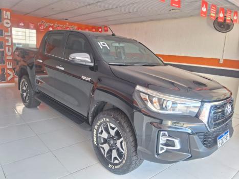 TOYOTA Hilux Caminhonete 2.8 16V SRX 50 ANOS 4X4 TURBO DIESEL CABINE DUPLA AUTOMÁTICO, Foto 3
