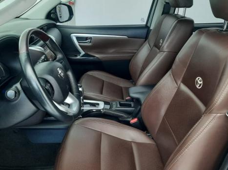 TOYOTA Hilux SW4 2.7 16V 4P SR AUTOMÁTICO, Foto 3 TOYOTA Hilux SW4 2.7 16V 4P SR AUTOMÁTICO, Foto 3