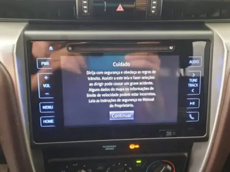 TOYOTA Hilux SW4 2.7 16V 4P SR AUTOMÁTICO, Foto 6 TOYOTA Hilux SW4 2.7 16V 4P SR AUTOMÁTICO, Foto 6