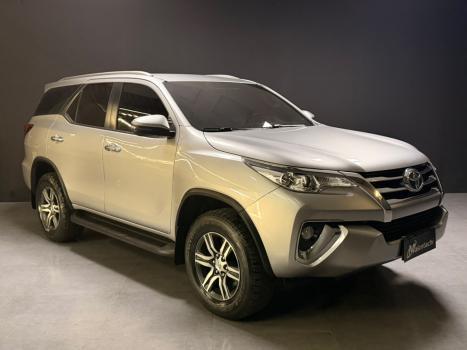 TOYOTA Hilux SW4 2.7 16V 4P FLEX SRV 7 LUGARES AUTOM�TICO, Foto 1