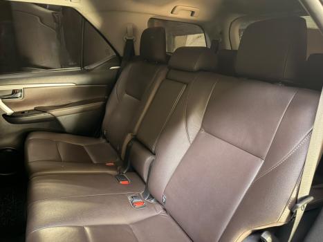 TOYOTA Hilux SW4 2.7 16V 4P FLEX SRV 7 LUGARES AUTOM�TICO, Foto 11
