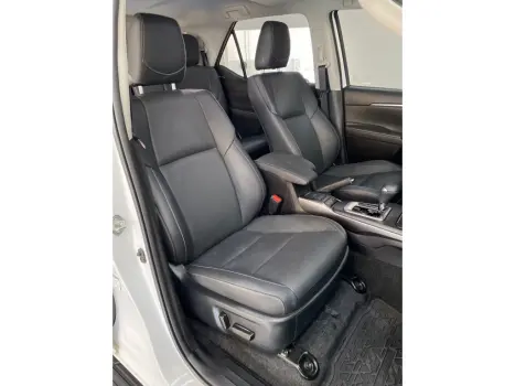 TOYOTA Hilux SW4 2.8 16V 4P SRX PLATINUM 4X4 7 LUGARES TURBO DIESEL AUTOM�TICO, Foto 19