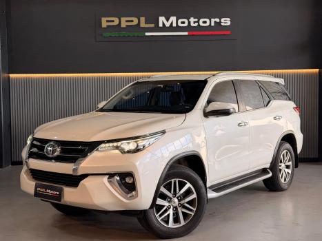 TOYOTA Hilux SW4 2.8 16V 4P SRX 4X4 7 LUGARES TURBO DIESEL AUTOM�TICO, Foto 2