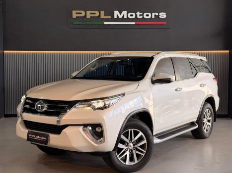 TOYOTA Hilux SW4 2.8 16V 4P SRX 4X4 7 LUGARES TURBO DIESEL AUTOM�TICO, Foto 3