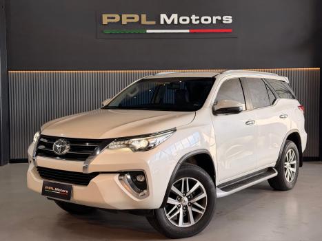 TOYOTA Hilux SW4 2.8 16V 4P SRX 4X4 7 LUGARES TURBO DIESEL AUTOM�TICO, Foto 4