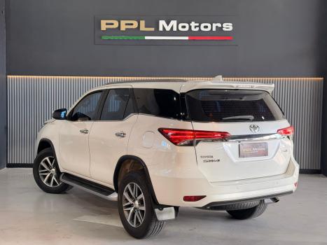 TOYOTA Hilux SW4 2.8 16V 4P SRX 4X4 7 LUGARES TURBO DIESEL AUTOM�TICO, Foto 8