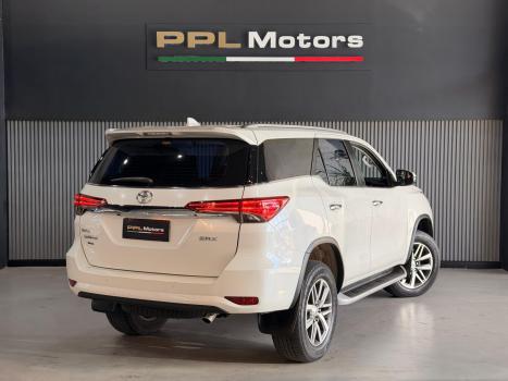 TOYOTA Hilux SW4 2.8 16V 4P SRX 4X4 7 LUGARES TURBO DIESEL AUTOM�TICO, Foto 9