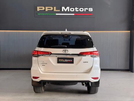 TOYOTA Hilux SW4 2.8 16V 4P SRX 4X4 7 LUGARES TURBO DIESEL AUTOM�TICO, Foto 10