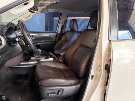 TOYOTA Hilux SW4 2.8 16V 4P SRX 4X4 7 LUGARES TURBO DIESEL AUTOM�TICO, Foto 13