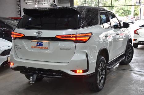 TOYOTA Hilux SW4 2.8 4P SRX 4X4 DIAMOND 7 LUGARES TURBO DIESEL AUTOM�TICO, Foto 16