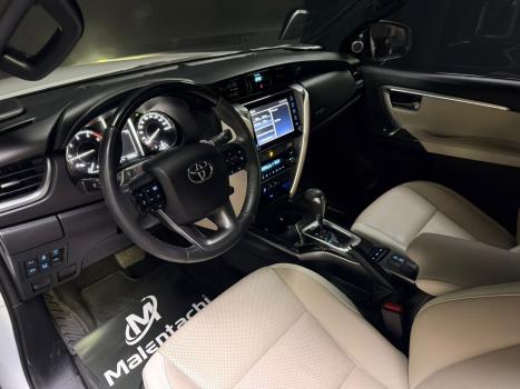 TOYOTA Hilux SW4 2.8 4P 4X4 TURBO DIESEL, Foto 11